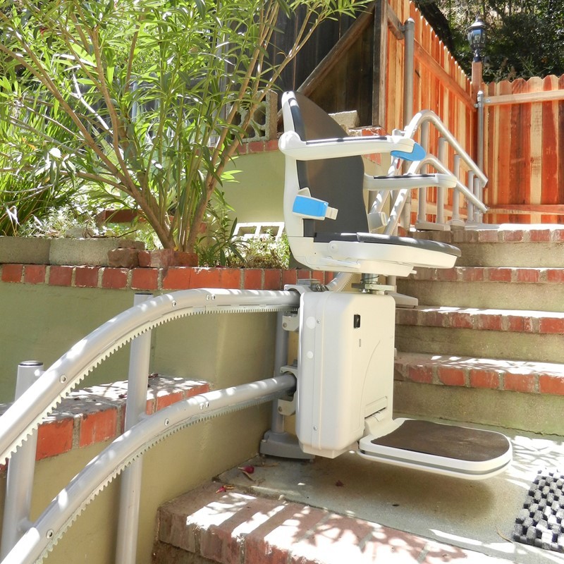 Sterling 2000 Outdoor Curved Stair Lift