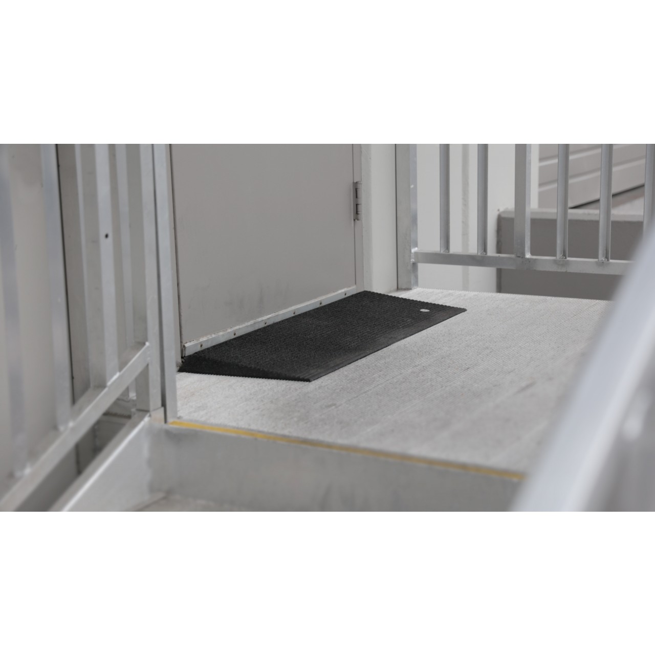 EZAccess Transitions Angled Entry Mat