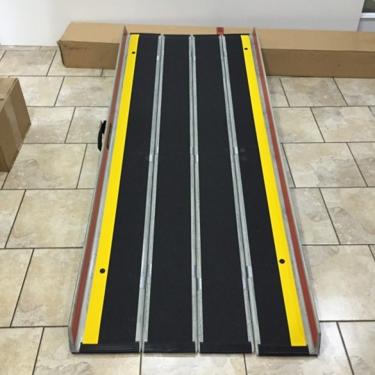 DecPac Portable Fiberglass Wheelchair Ramp (6' 6")