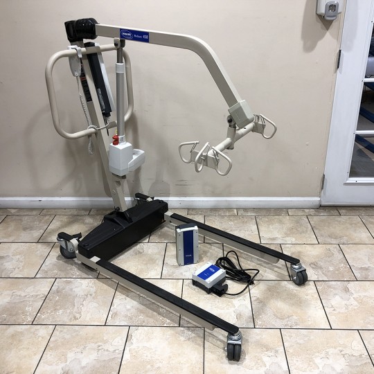 Used Invacare Reliant 450 Battery Powered Lift with Low Base