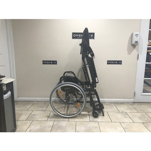 LEVO LAE Standing Manual Wheelchair