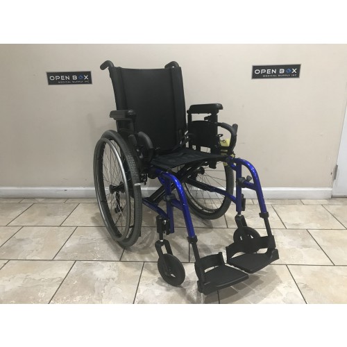 Quickie QXi Folding Ultra Light Wheelchair