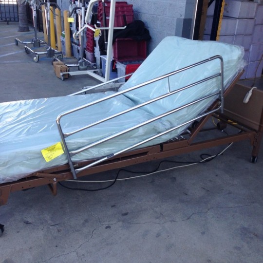 Used Invacare Full-Electric Hospital Bed Package