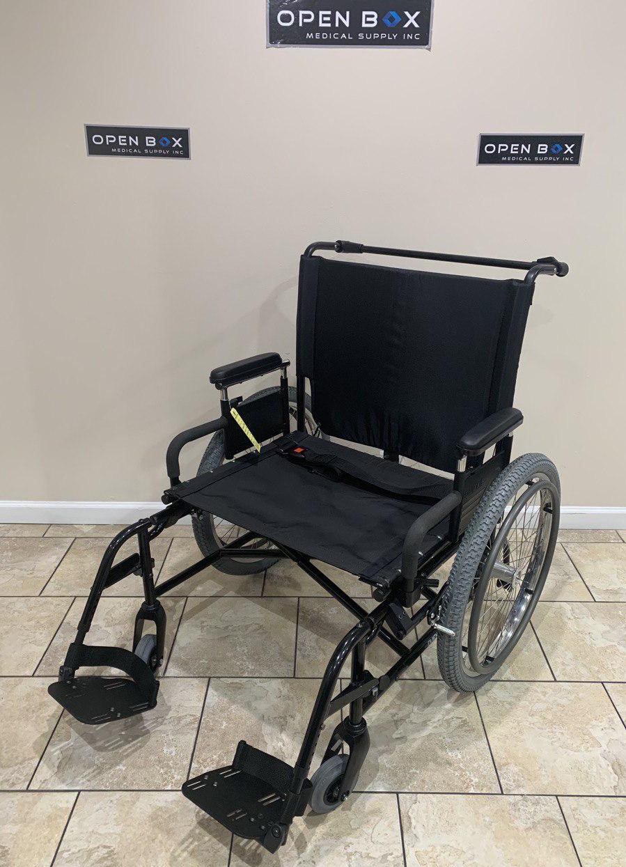 Quickie M6 Heavy Duty Folding Wheelchair